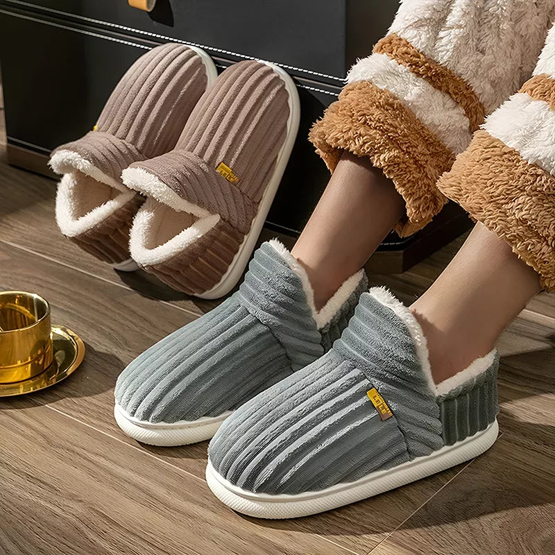 Closed Winter Slippers with Fur and Thick Sole